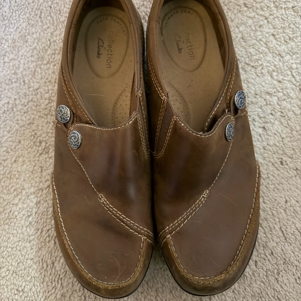 Clarks Men's Tan Leather Slip-On Loafers